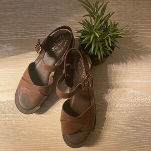NWOT Kork-Ease Ava Brown Sandals